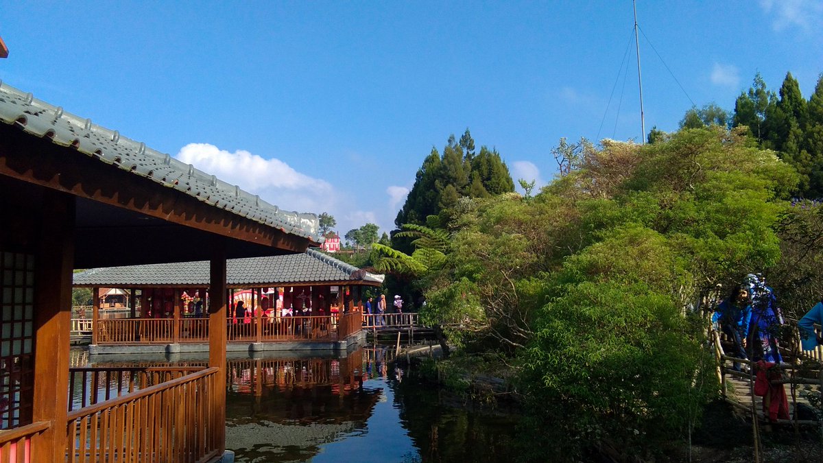LeYanaka's tweet photo. Theme: Sky
Location: Floating market, Lembang

Follow my Facebook page at:
https://t.co/o3FXPDE9Be

#photographyart 
#photograph 
#sky 
#photo https://t.co/hInMrkX4om