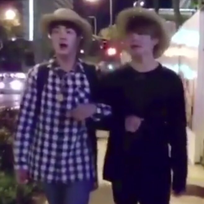 sooblover's tweet photo. #bro4lyfe #nohomo https://t.co/G1BVASGpx4