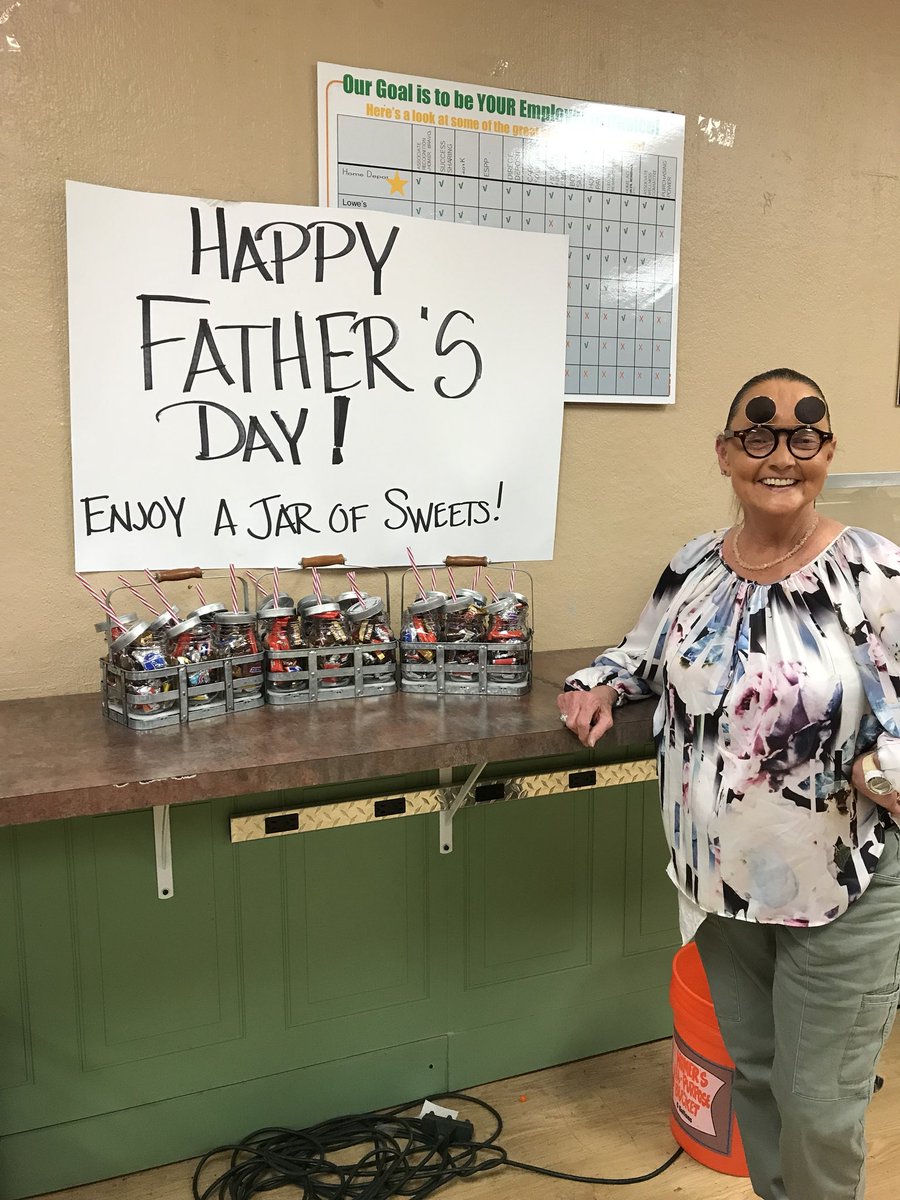 SheelyKrista's tweet photo. Happy Father’s Day to all the dads at 3846!! @EBundesen_THD @HD3846 https://t.co/mesH724iel