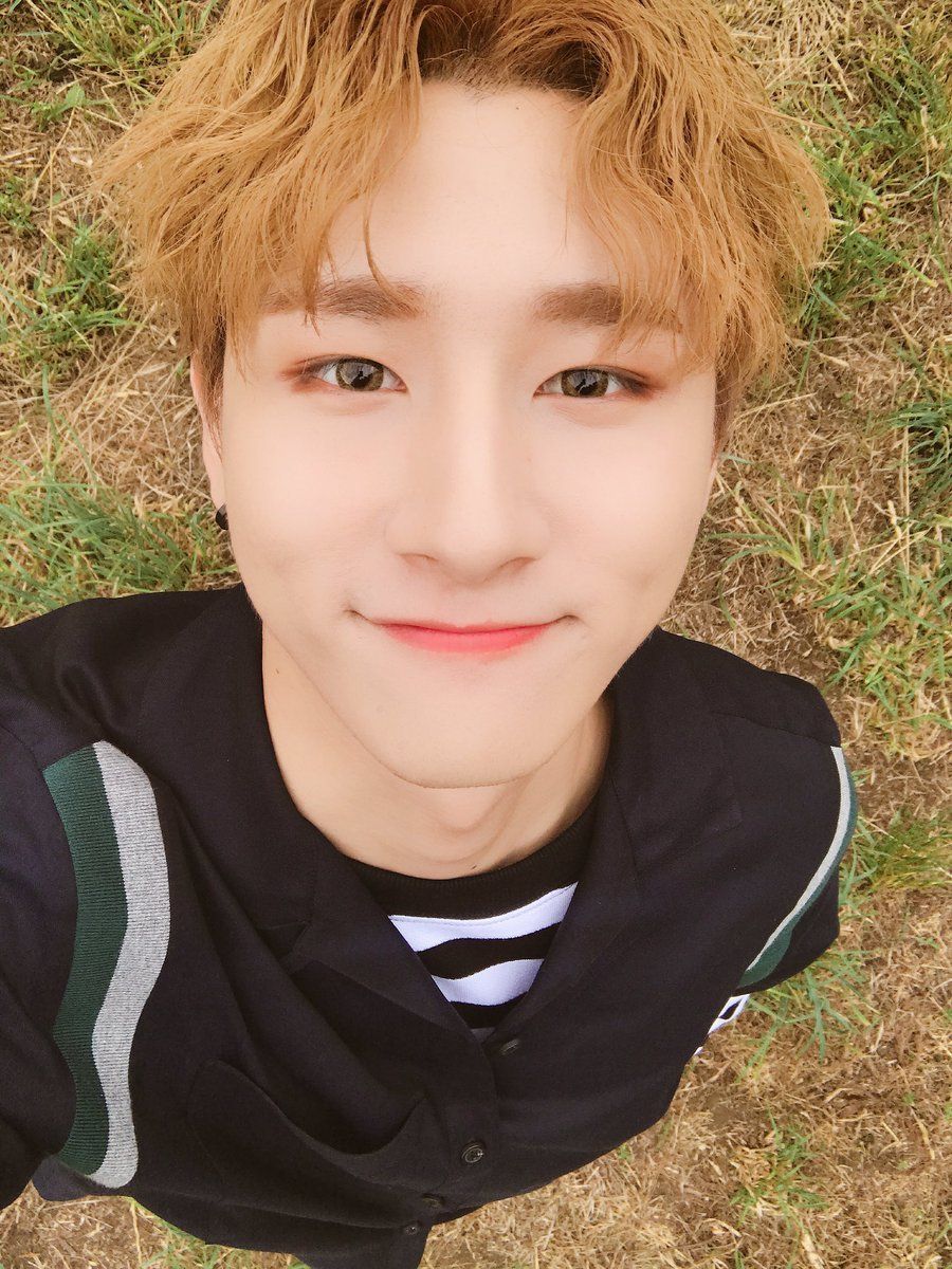 w1OQr6P5OOW5Pds's tweet photo. Любимые селки😘😘😘@OfficialMonstaX #AlwaysWithMonstaX #AlwaysWithIM #MONSTA_X https://t.co/1NA42Nvqiu