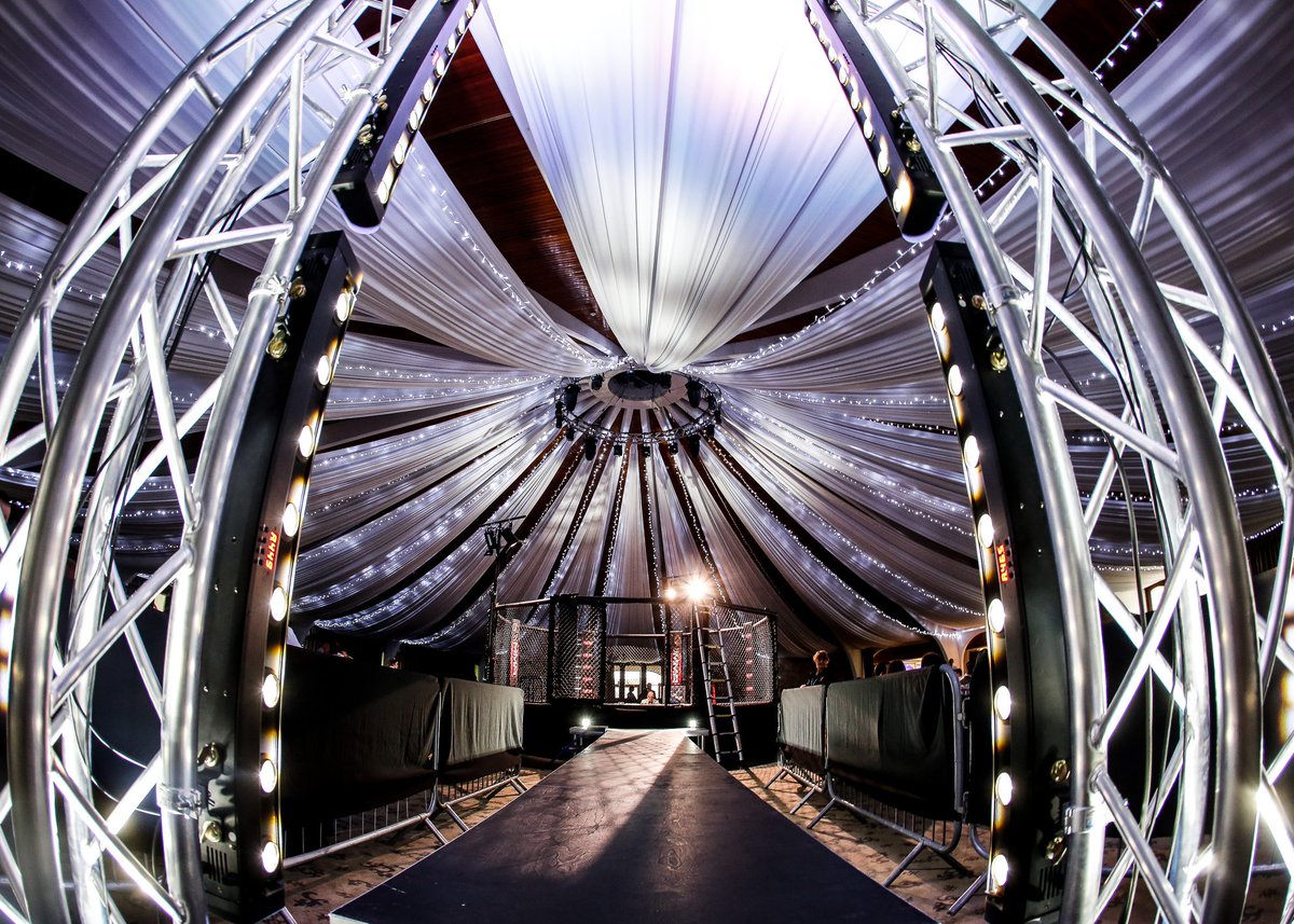 Ultra_MMA's tweet photo. A great shot of the entrance to the cage in Crawley!
We cannot wait for our next events to kick off in September. #TeamUltraMMA https://t.co/5No8cr7LLy