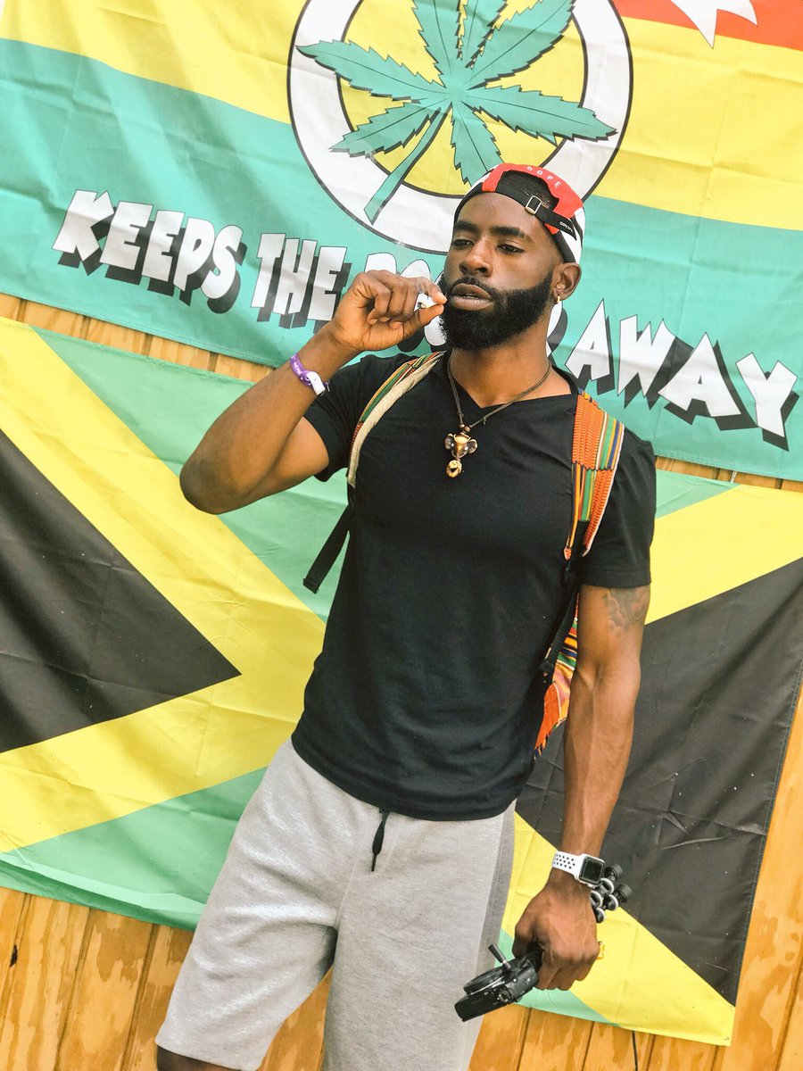 7DawgHuncho's tweet image. Jamaica No problem 🇯🇲🌴
#Respec