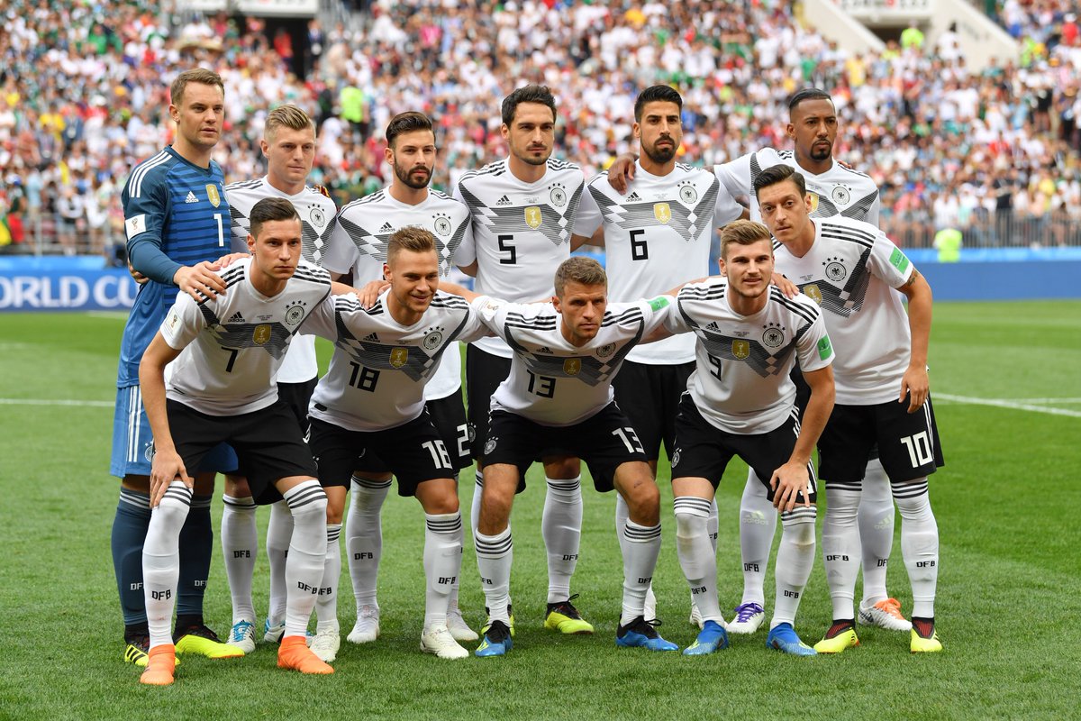 We are #DieMannschaft! 📸

#ZSMMN #GERMEX 0-0