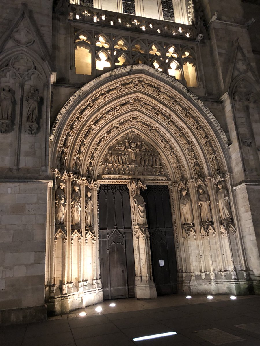History, culture, food &amp; wine oh my. A great stop over in Bordeaux with the guys. #champagne #rightbank #foodgasm #gastronomie #winestashlover #BordeauxWines #winelovers