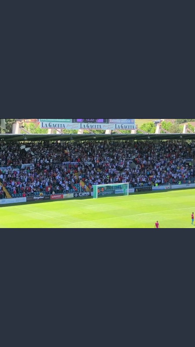 victorprieto21's tweet photo. ¿Pero que esta pasando en salamanca, en el Estadio Helmantico? si solo van 4 gatos... @CFSalmantinoUDS  vamos que se puede! #salmantino #uds #Rumbo2B https://t.co/dmf95xttxo