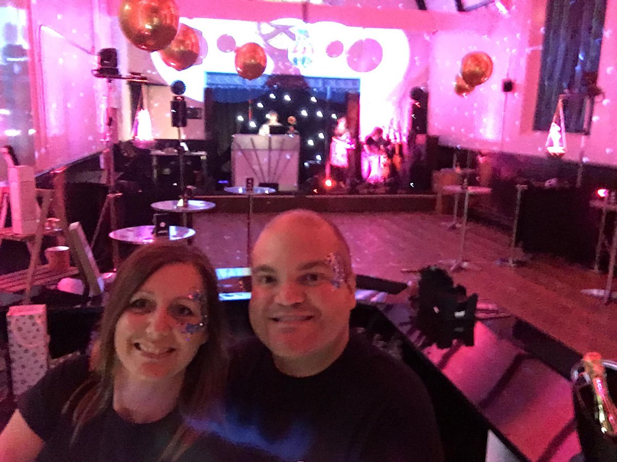 LondonFizzFest's tweet photo. Wow that was an amazing evening! Thank you to everyone for coming to Farmham, official photos to follow but here’s some of the sparkly team haha! 🥂🥂🥂 #Farnham #FizzFans #ProseccoFestival #FizzFest #Prosecco #ProseccoVan @ProseccoVan https://t.co/Pt5HDrtkHB