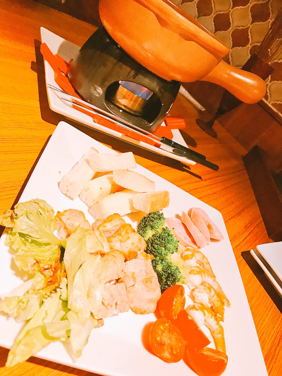 Sarasen0048's tweet photo. 忍ミュ終演後は、らしんばんからのシャレオツなお店でチーズフォンデュと洒落こみましたぜ(ﾉ  ´ω`)ﾉ=͟͟͞͞🧀 https://t.co/2SrTnR2fWm