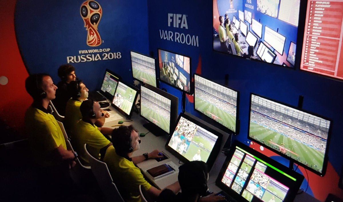 SergioRamos's tweet image. 👀 @LucasVazquez91 🤔