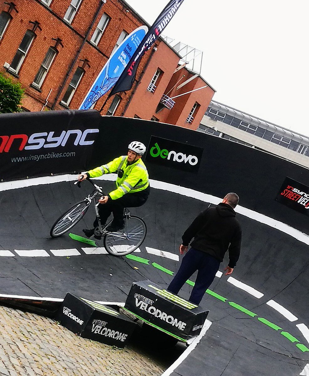 streetvelodrome's tweet photo. We even had the Gardai on the track at @InsyncBikes @DublinVelodrome at #SmithfieldSquare @VisitDublin A good race from them too! @DubCityCouncil @dublincycling @events_DCC @bikeweekie @gardainfo @cyclingindublin #Moveinsync #mybikeweek https://t.co/GRCr9BGVy3