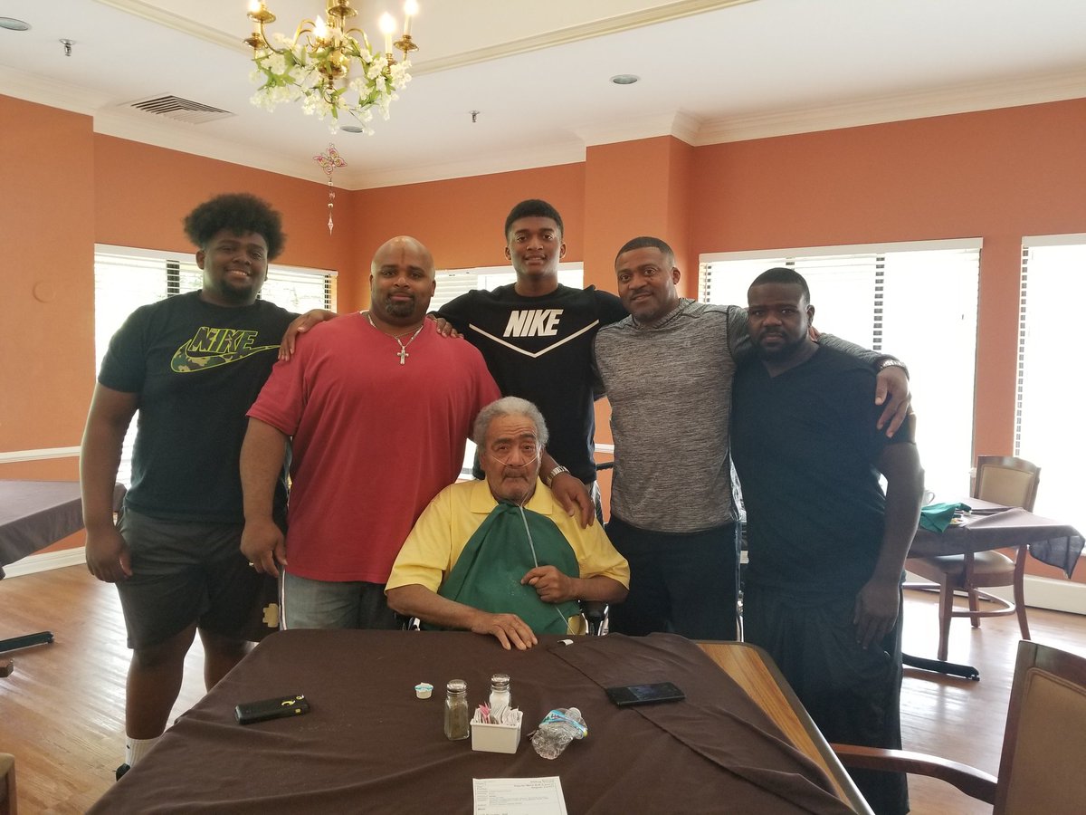 CoachScales95's tweet photo. Happy Father's Day to my pops, uncle, and grandfather's for always being there since day 1!! You all are appreciated!!!💯💯💯✊✊#RIPUNCLERAY https://t.co/N2BVboDTGX