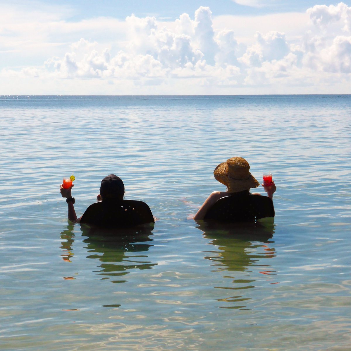 DiveSite_'s tweet photo. **DiveSite does not condone drinking then diving. However we’re pretty huge fans of diving followed by drinking ;-)
#Providence #Island #Colombia #Caribbean #getdivesite #divesite #nudibranch #scubadiving #scuba #diving #dive #oceanlife #PADI #sharks #coral #bucketlist #freedive https://t.co/GNApfAVMaz