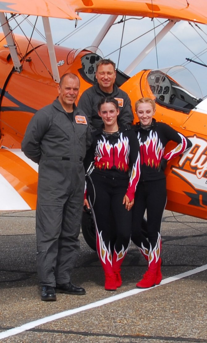 AeroSuperBatics WingWalkers tweet media