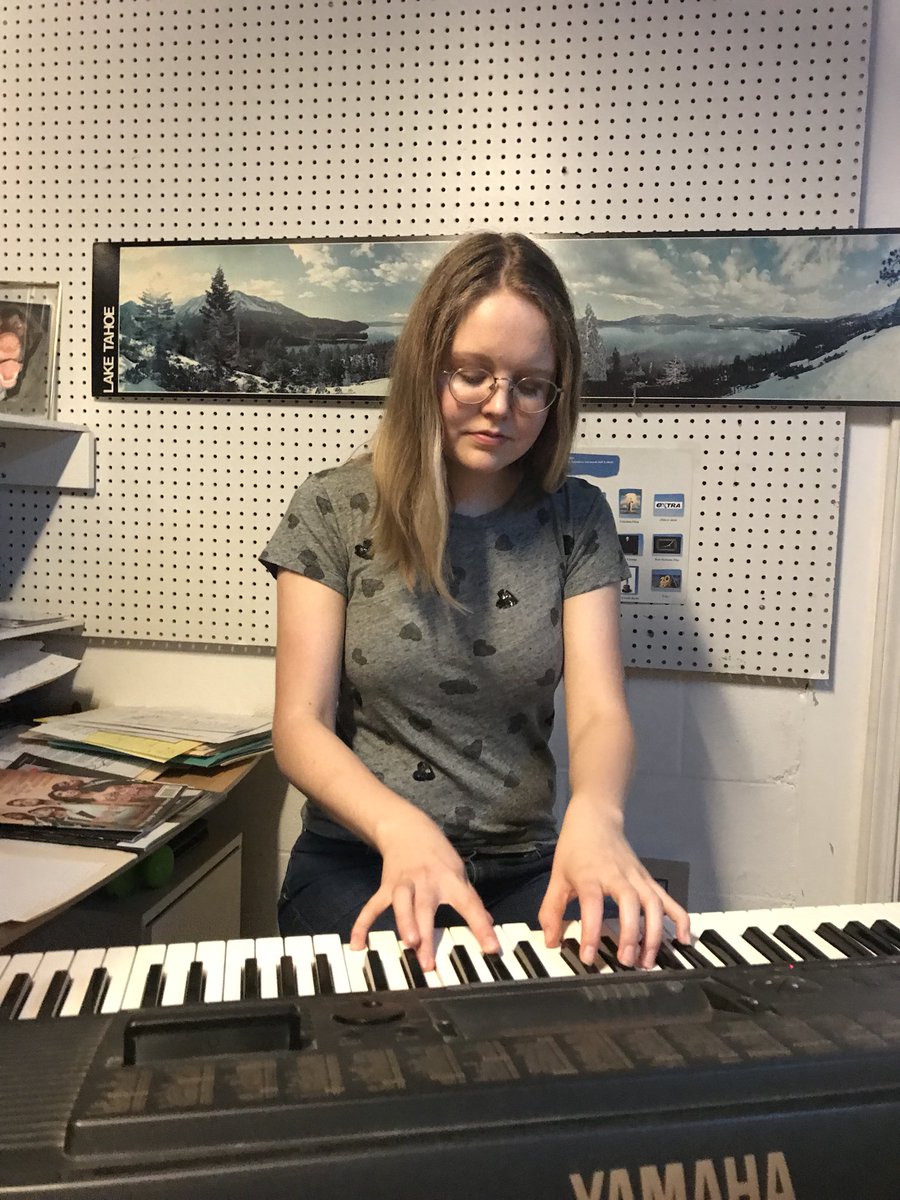 RobinEarlVoice's tweet photo. Working on vocals w/ Jesse Brady, an innovative @BelmontUniv student with a cool alt pop sound! Be on the lookout for her &amp; contact us today!
#musicproducer #nashville #nashvillemusic #originalmusic #vocalist #singersongwriter #singer #songwriter #producer #voicecoach #booktoday https://t.co/Y56iLSrY3i