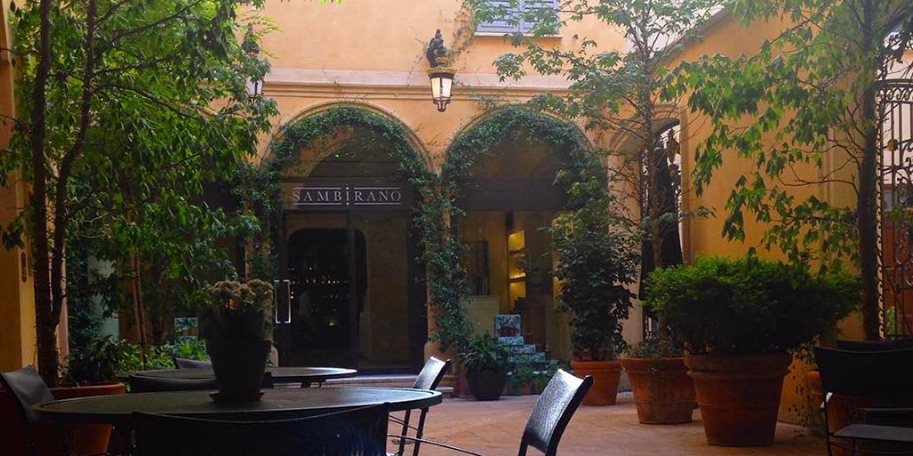 marcopoggioli_'s tweet photo. Piccole #oasi in città 🌿 #takeasit #angolinascosti #hiddenplaces #sundaychill #intown #pointofview #walking #beautifulplaces #takeasit #sundayvibes #colori #digitalview #walkingaround #colors #summervibes #diDomenica #takeapic 📸 https://t.co/3Nd1fbAQlz