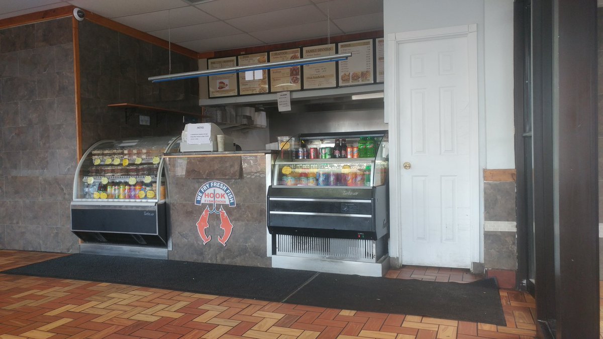 Cujo_Kate's tweet photo. Best wings ever.... #HookFish& Chicken https://t.co/fqBXDHqPA3