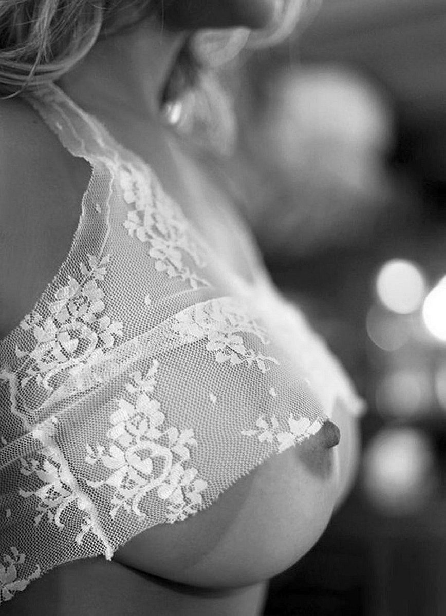 skoalman67's tweet photo. #natural_boobs https://t.co/dBVjiwle5q