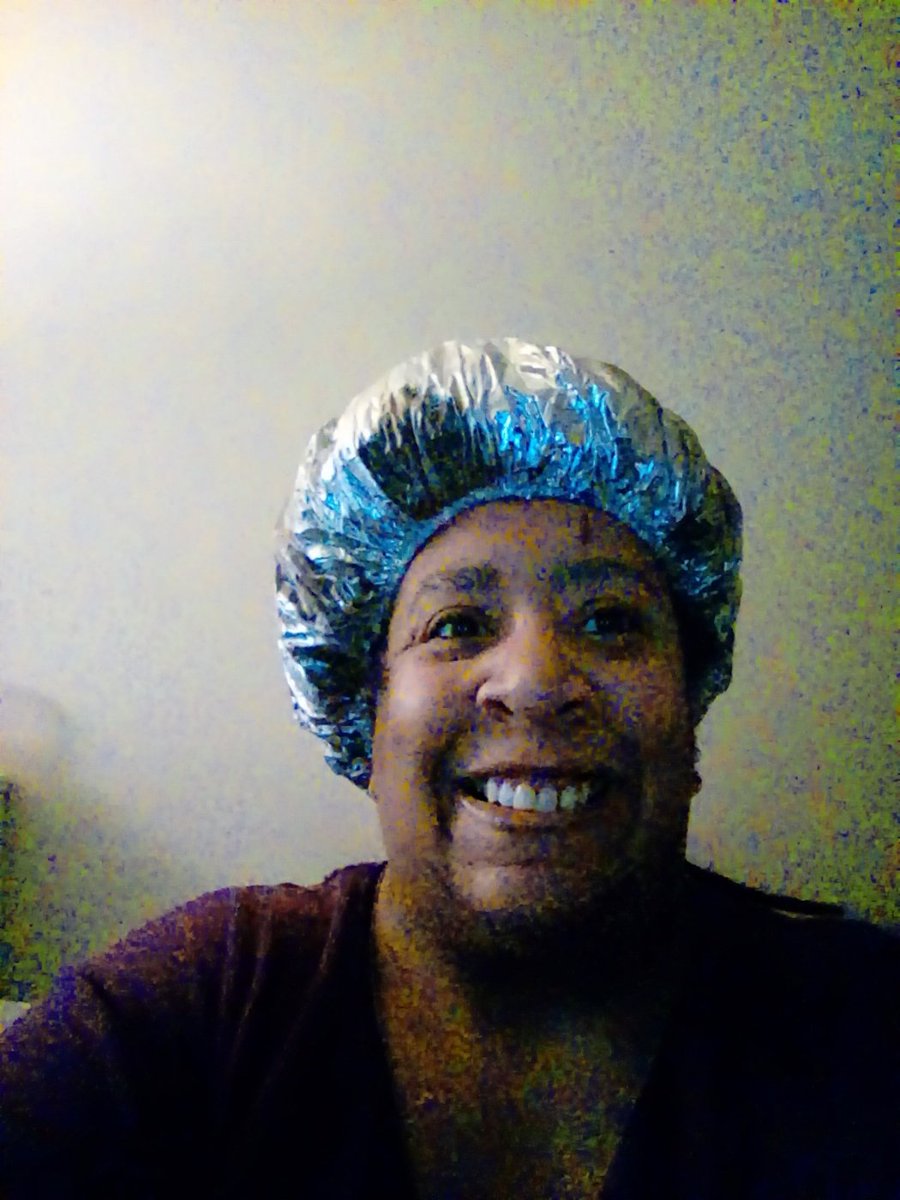 Skyliting's tweet photo. ☑️Ate a food
☑️Made more iced tea
☑️Jiffy popped my head [applied mix of color and conditioner] 
#getstuffdoneday https://t.co/SdYjKUOUet