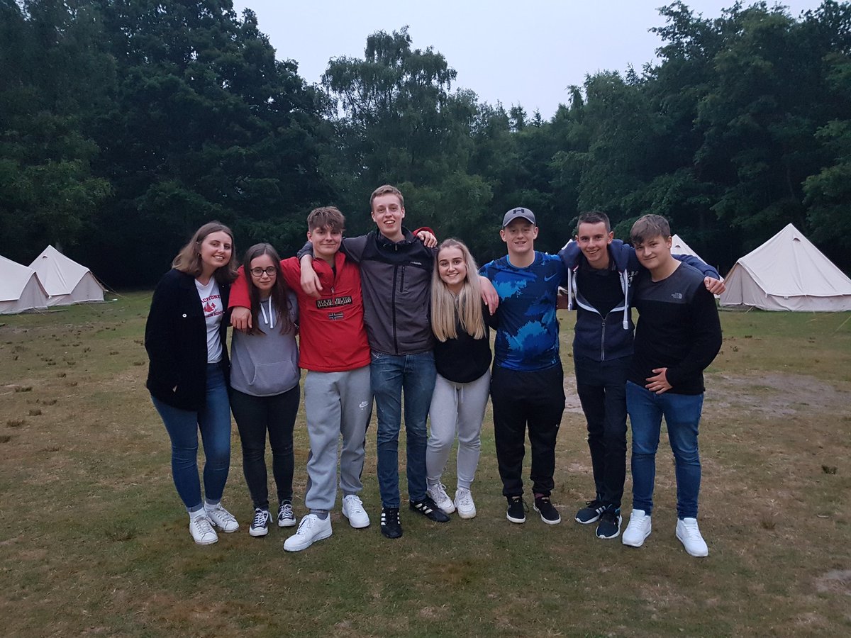 hgsageography's tweet photo. The y12 geographers have arrived #homeforthenight #glamping #swanagetrip https://t.co/LTnop92hmp