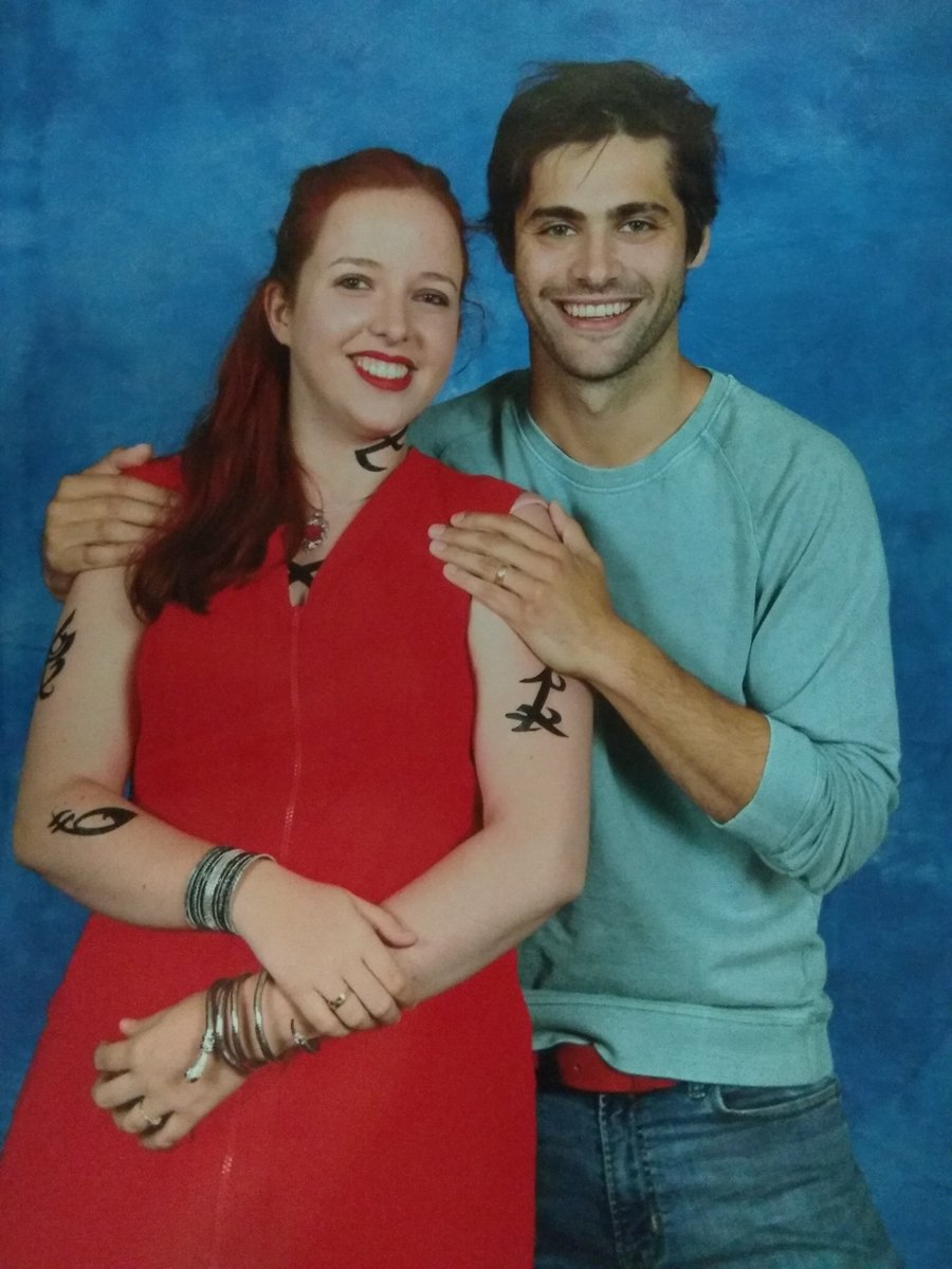 DumandCharlotte's tweet image. Thanks you so much @MatthewDaddario to coming back in Paris 😀 You&apos;re so adorable ❤️ Please come back next year 🙏👼😀 #thos2 #SaveShadowhunters