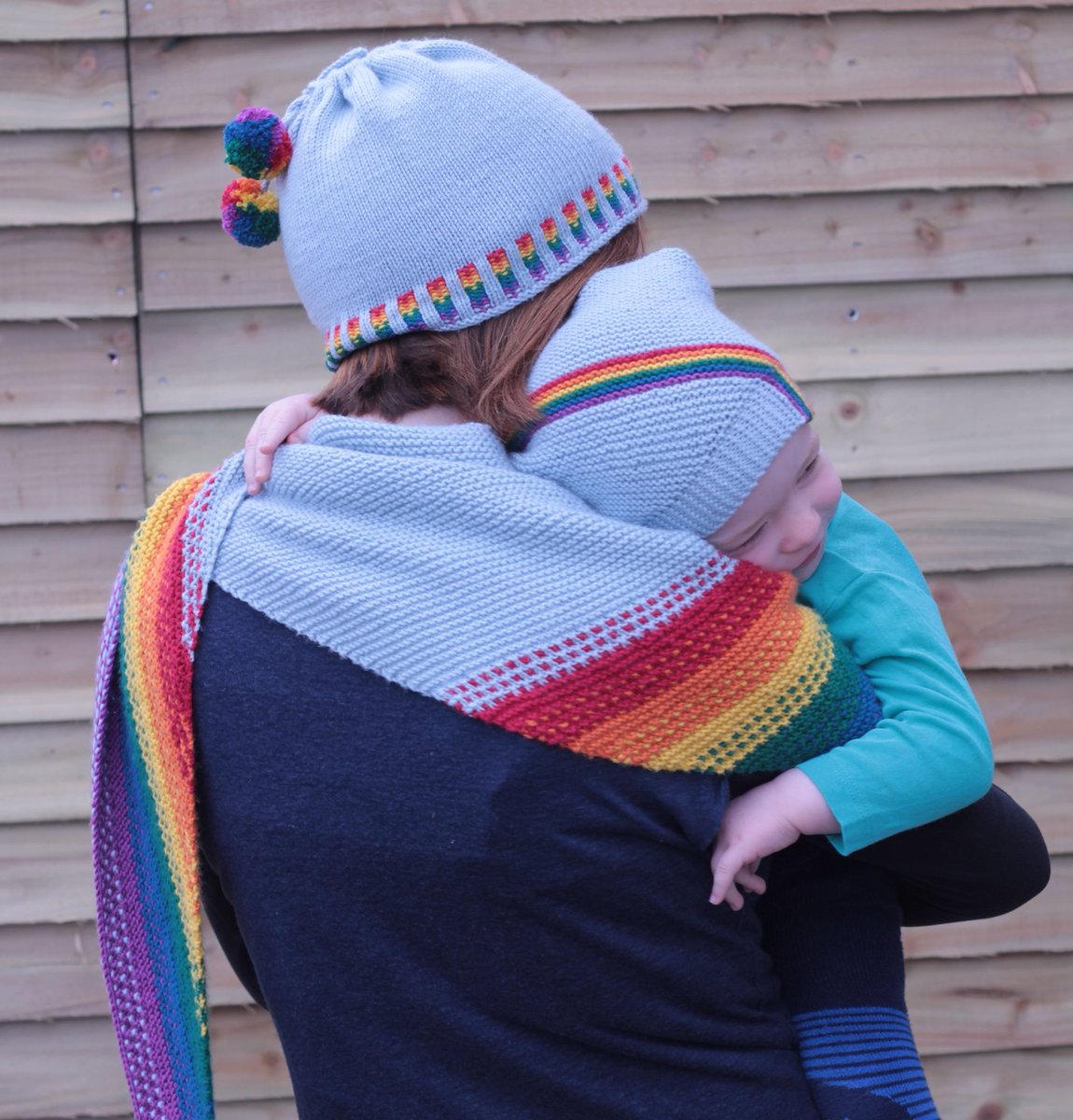 pwfibre's tweet photo. NEW PATTERN KLAXON!! Cuar, my third and final rainbow pattern (for now) is live on Ravelry. https://t.co/4HhdQRJRcL To celebrate this &amp; pride month, I will be donating proceeds from Cuar, Solas &amp; Stua from now until July 17th to Belong To. It seems appropriate for pride month! https://t.co/Rj6BOcg9nQ