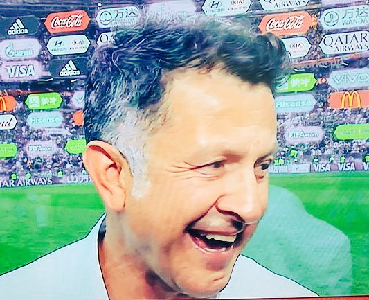 TinoasprillaH's tweet photo. Su sonrisa Profe Osorio es la sonrisa de todo Colombia. Felicitaciones por hacer historia, usted se merece lo que está viviendo. https://t.co/GifnfhqmZv