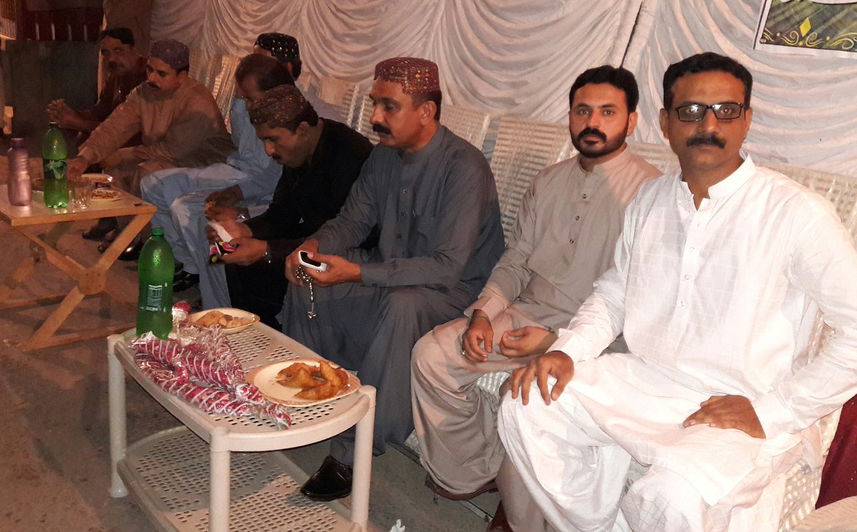 SYEDFAYAZALISH8's tweet photo. Shakeel Bhai Mohla Commettie 51,52 City Hyd Ki Taraf Se Eid Ul Fitar Kai Pehle Din Tea Party Ki Dawat Per.
At Behns Piree. https://t.co/eUdHBvrGOa