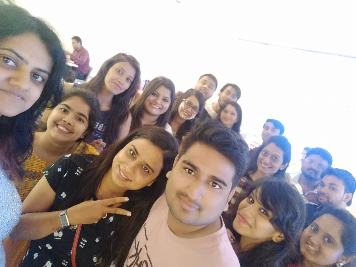 Rushmi9009's tweet photo. There's one thing common about all of us..
#Love4SJ आज तू नसून पन होतास!
Love u a lot Superstar.
#SJFamily Rocks
Welcome back Sarkar Missed u @swwapniljoshi @TeamSwwapnil @swwapnil_fc @DaniishShaikh @nameetapatole @kore_mayu @AvcharAnkita @KohliHarshu @SukanyaSawant #Mukesh #Viki https://t.co/ujFHjdfR8b