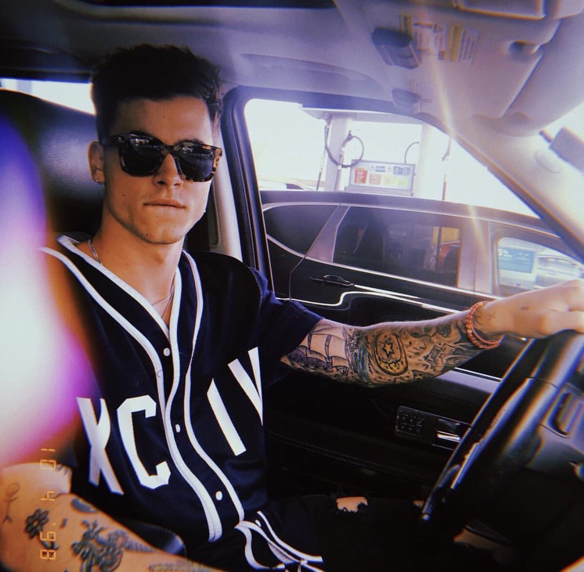 DO. YOU. SEE. THE. LIP. BITE.

😩🤤😍 I am deceased.