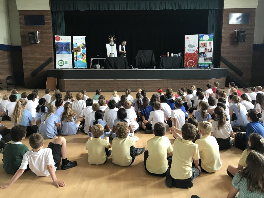 BSE3d's tweet photo. Mid Sussex Science week (https://t.co/YQpud9vMzB) was a great success again this year.  9 schools attended from Haywards Heath and the surrounding area.  Nicholas Soames presented and thanked Philip Todd for the hard work in organising the event for the 4th year. https://t.co/wRhcIA0rUv
