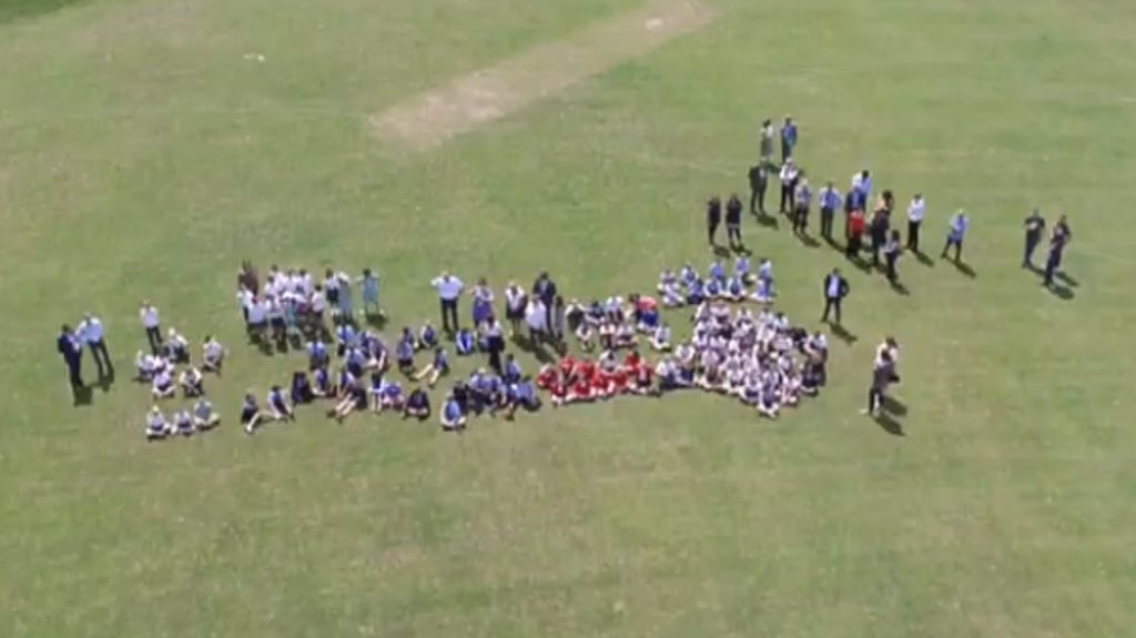 BSE3d's tweet photo. Mid Sussex Science week (https://t.co/YQpud9vMzB) was a great success again this year.  9 schools attended from Haywards Heath and the surrounding area.  Nicholas Soames presented and thanked Philip Todd for the hard work in organising the event for the 4th year. https://t.co/wRhcIA0rUv