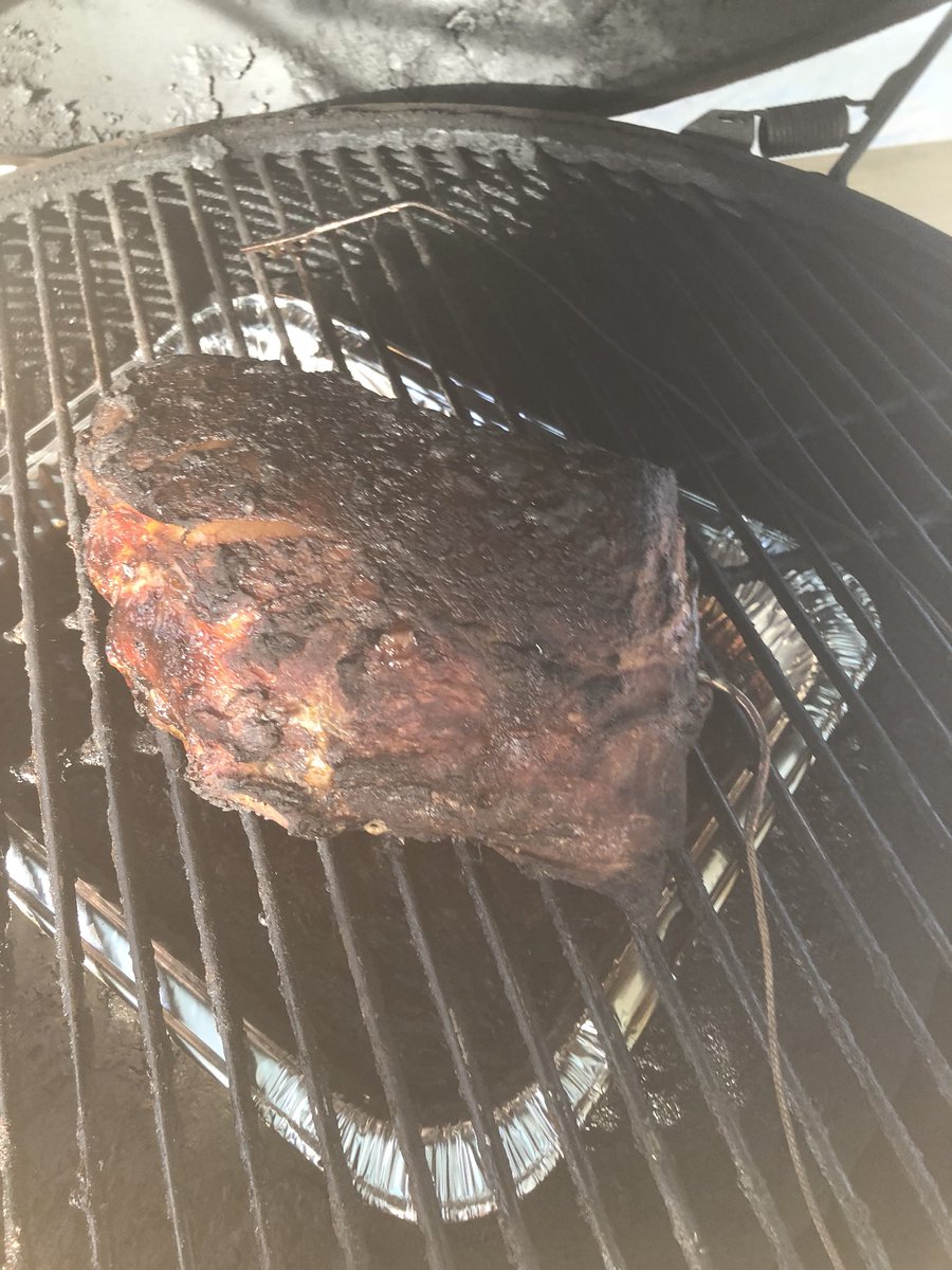 GrillingwGordon's tweet photo. Pulled pork tacos @BigGreenEgg @jesspryles @wassismeats https://t.co/t7Uxb8rq6n
