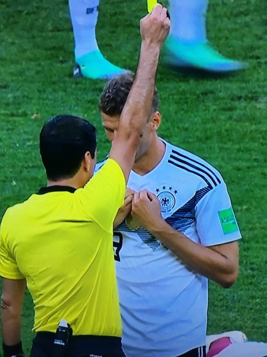 sdfoxhall's tweet photo. Why do many footballers have a different concept of personal space to other people? #GetOuttaMyFace #PersonalSpace https://t.co/sOKtxTlWaL