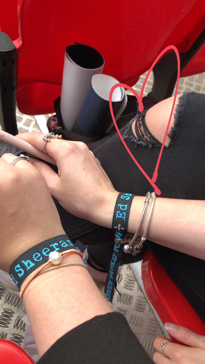 amberwyle's tweet photo. So friggin excited ❤️!! #edsheeranwembley with @AmyHemmings_  @edsheeran https://t.co/PkpZAtEJT1
