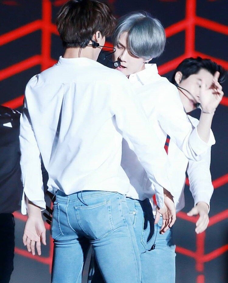 Chanyeol227's tweet photo. Кукусики, педружки( ͡° ͜ʖ ͡°) https://t.co/zxEFU3j69v