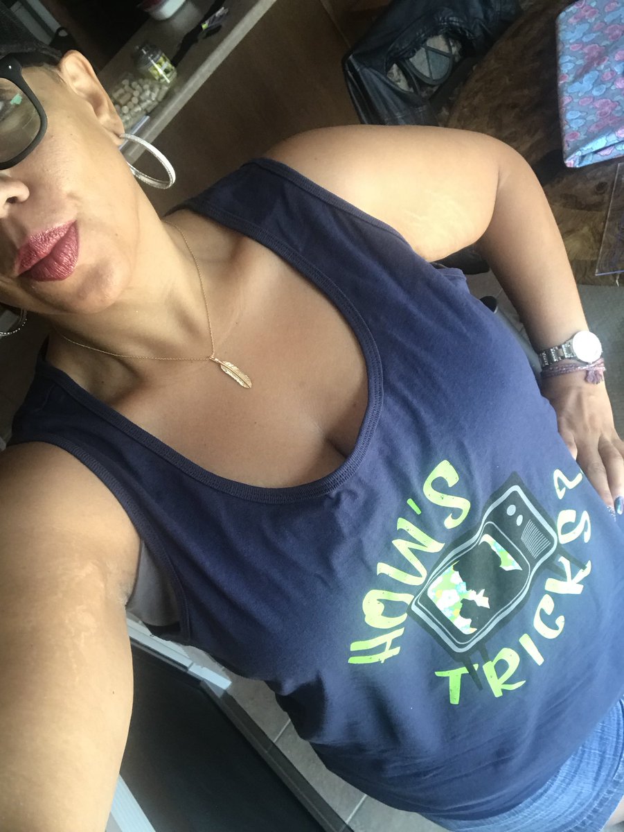 erikaswalwell's tweet photo. #HowsTricks Tricks is hot today!!! Headed out in the 90+ degree weather in my new tank! Thanks @Stands and @dicksp8jr โค๏ธ https://t.co/ZmzNMI66Ys