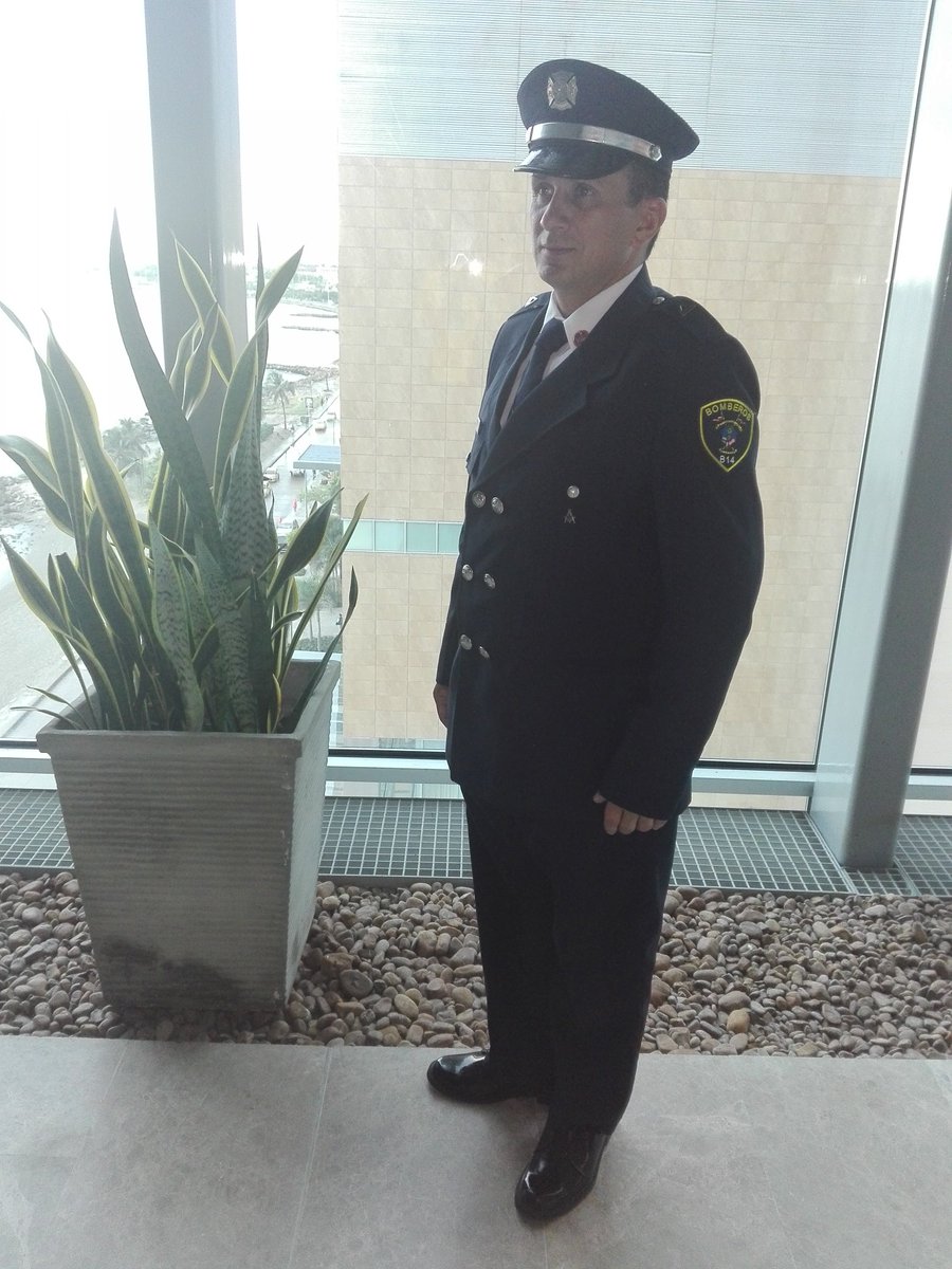 CBVSoachaB14's tweet photo. Representando a mi Estación @CBVSoachaB14 a mi comandante #capitanmichaelsuarez en la #3cumbrenacionaleinternacionaldebomberos https://t.co/uFI9GjKcVL
