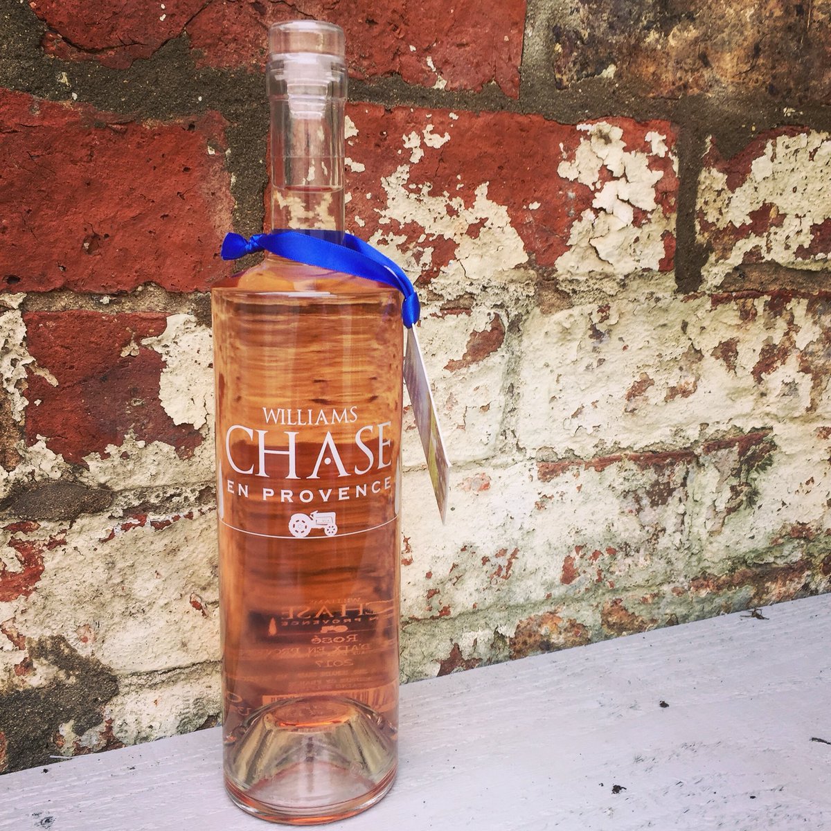 Guyilott's tweet photo. Great afternoon at @CheltFoodFest, great to catch up with team @SaxtysWines. Finally got my hands on the new vintage @ChaseDistillery ππ #WilliamsChase #Saxtys #Rose #Yaaaaassss https://t.co/mb9RYCihwY
