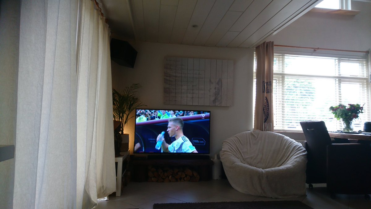 ImminkSupport's tweet image. We doen niet mee, maar wat is het genieten!! #WK2018 #duimex