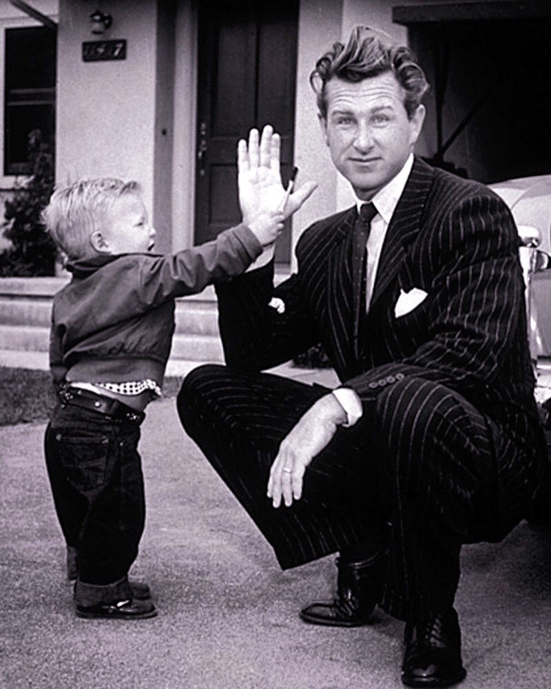 The_ItalianGent's tweet photo. FATHER'S DAY // Happy Father's Day everyone! #fathersday #sunday #weekend #gents #gentleman #style #imageconsultant #personalstylist #gentlemanslifestyle #italiangentleman #theitaliangent #italianstyle #lifestyle #attire #dapper #gent #dapperstyle #nyc #newyork #bespoke https://t.co/bEAFVPKKAi
