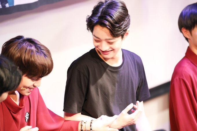 sjanorin's tweet image. #판윙은사실이다

- 횽 아팠죠? 미안... 나 처음이라 잘하지 못해.
- 으응, 아냐 애기야. 잘했어.

10년 후

-형 아래 너무 조여서 나 넣자마자 거의 싸겠다.
-앗, 으응, 윽, 흑, 흣... 그런, 마알, 왜 해...
-왜긴. 사실이라서 그러지. 애기야라고 불러 봐요. 얼른.