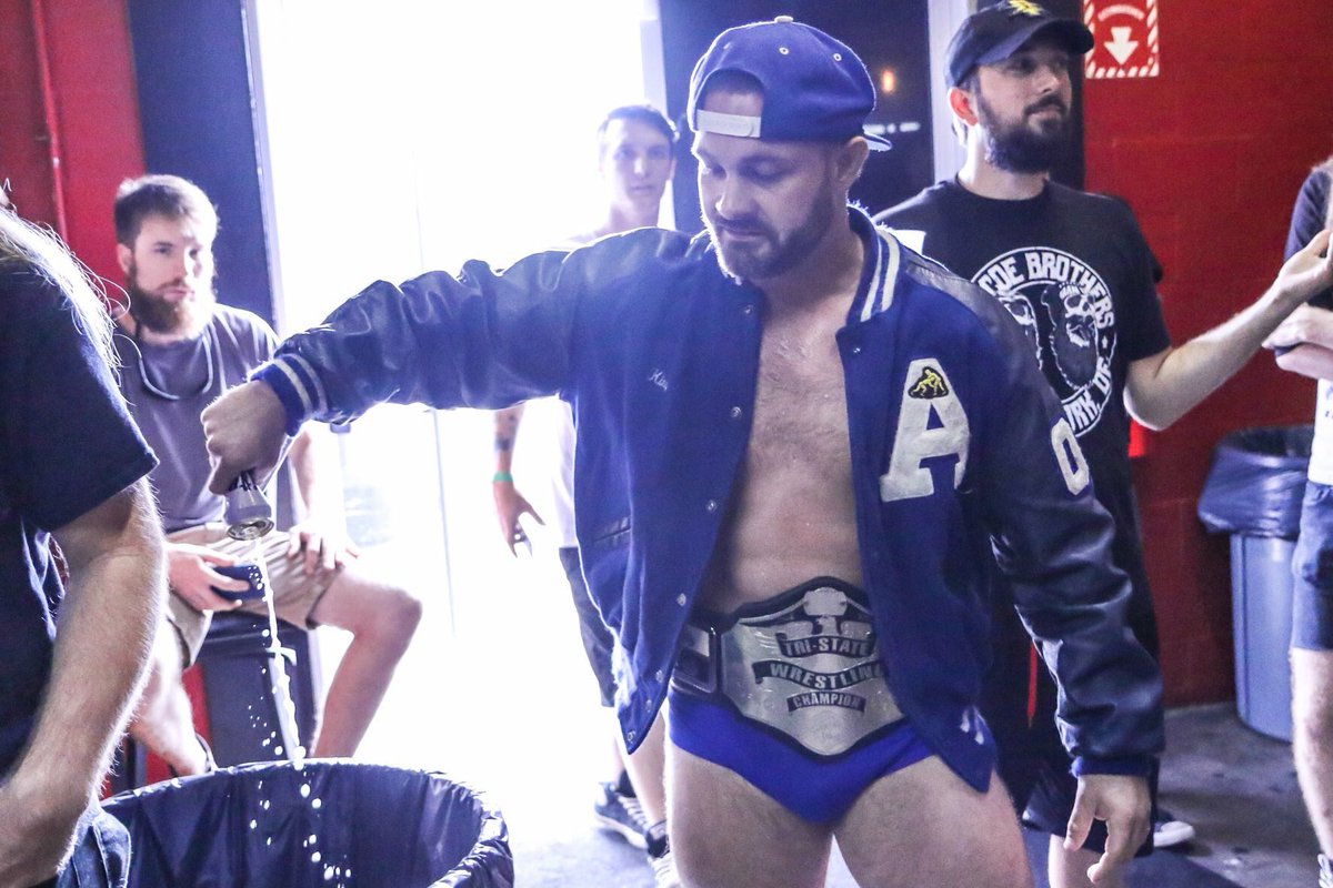 VarsityTK's tweet photo. Drink more water
#1strounddraftpick #captainofteam #heismanpose #thevarsityathlete @sup_graps @pwfofficialpro @NashvilleScene https://t.co/lEow30mRjl