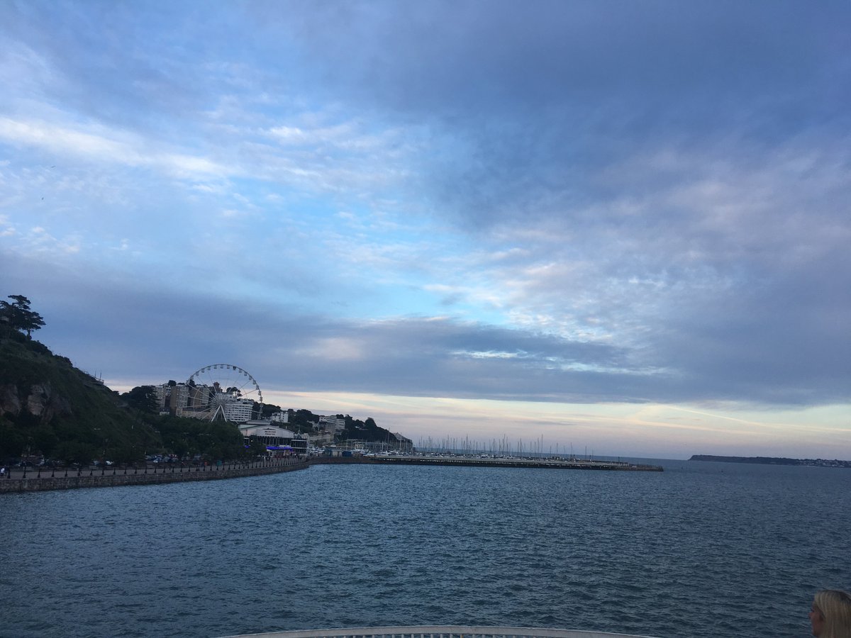 EmmaLang21's tweet photo. Family Weekend away #Thatchers #Torquay #sisters #reportwritingseason https://t.co/iiWw8pCXmE