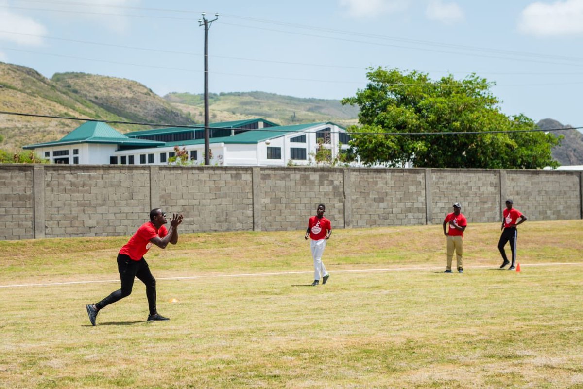 The Digicel Youth Cricket Series continues in St Kitts with Carlos Brathwaite showing the kids how it is done. Don't forget to stream #DigicelCPL highlights on the #PlayGo app. #Digicel #SummerOfSports #CricketPlayedLouder #CPL18