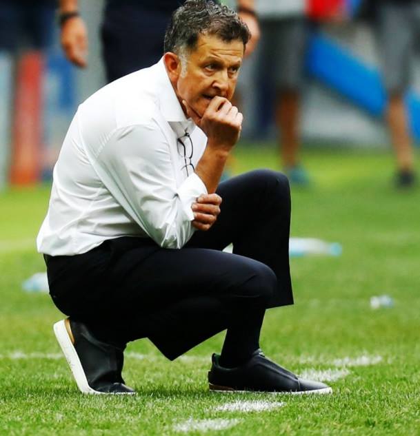 InvictosSomos's tweet photo. Planteamiento perfecto, idea perfecta, ejecución extraordinaria y triunfo perfecto. Gracias, profe. Gracias por un triunfo que NUNCA será olvidado en el fútbol mexicano. GRACIAS POR LLEVARNOS A ESTO. #MEX https://t.co/K8oAIsR5vb