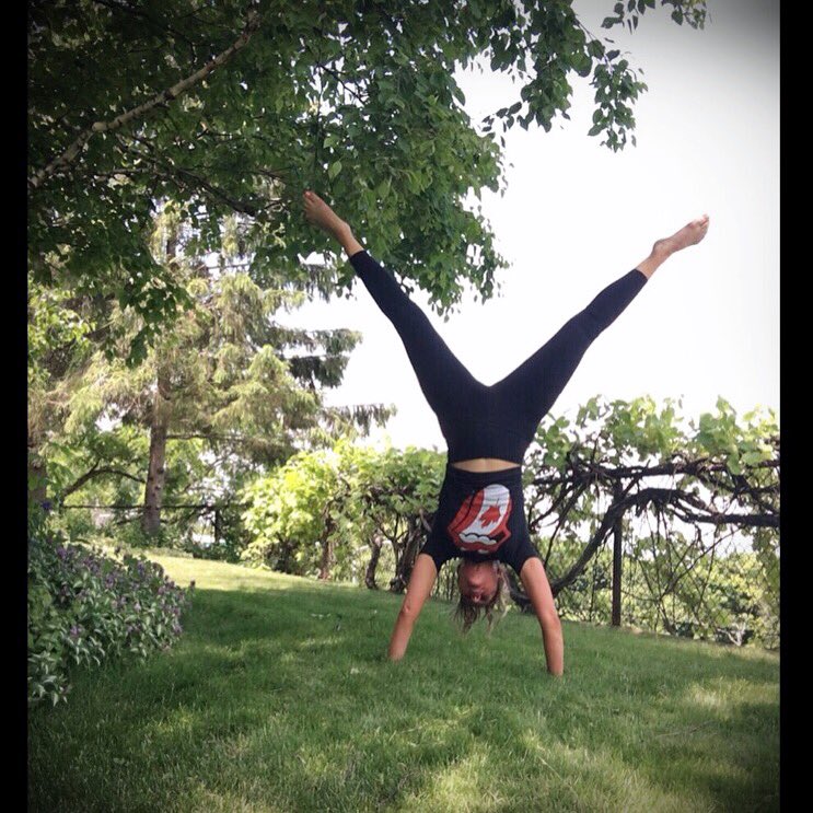 SextonNTheCity's tweet image. Spot the 🇨🇦 🙃
I’m super excited to team up with my friends at @GTboutique this month to help make this Canada Day a fantastic one!
#HamOnt #gianttiger #foryouforless #bigsummerwins #gtboutique #styledbynataliesexton #yoga #getoutside #summerstyle #upsidedownyogi #bestjob