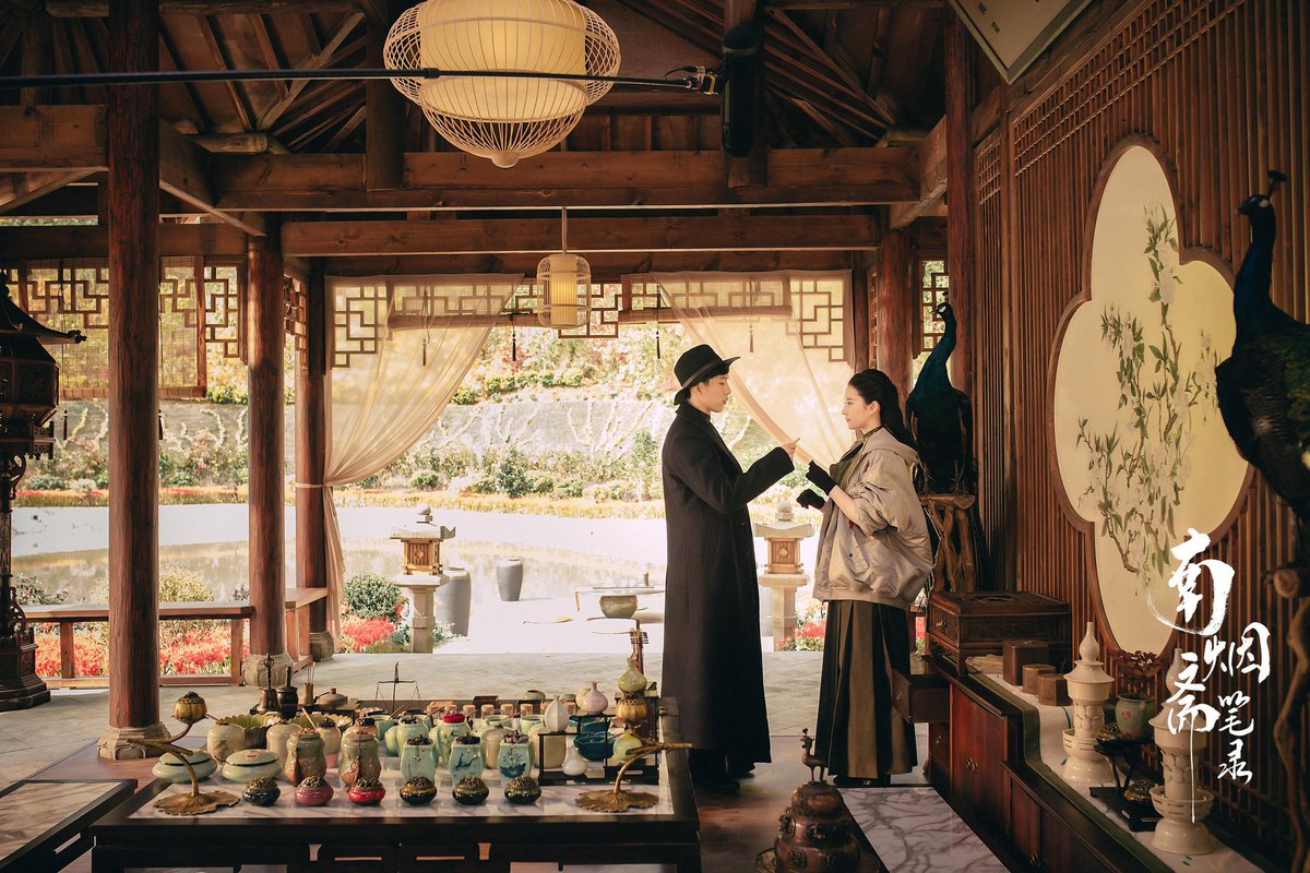 mugglebrand's tweet photo. I can't wait to watch this. Costumes and setting😍👏

 #RecordsofTheSouthernMistHouse
#LiuYiFei #JingBoran #crystalliu https://t.co/ckAE2opkPS