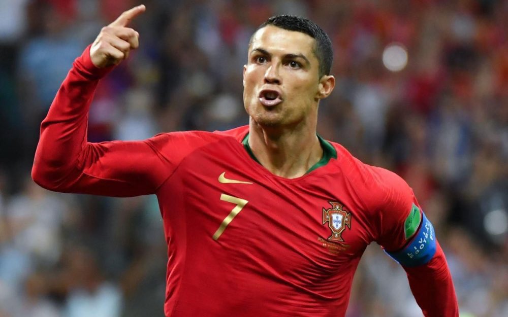 EditionMerengue's tweet photo. Cristiano a été flashé à 38,9km/h contre l'Espagne. C'est le joueur le plus rapide du monde, il a 33 ans.
(@SPORTTVPortugal) https://t.co/y3G2ypE2v2