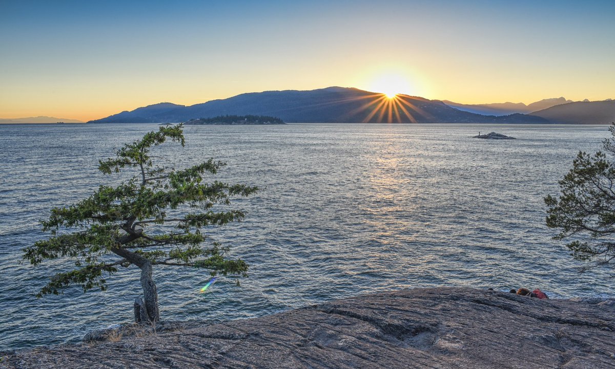 MarkMwlalonde's tweet image. #LIghthousePark in #WestVancouver #sunset from Juniper Point. Well worth the late night! #photography