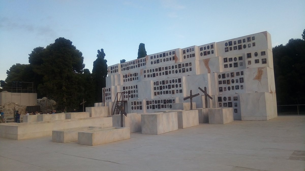 michiamofenice's tweet image. Oggi vediamo le " tragedie" degli altri #Siracusa #teatrogreco #eracle