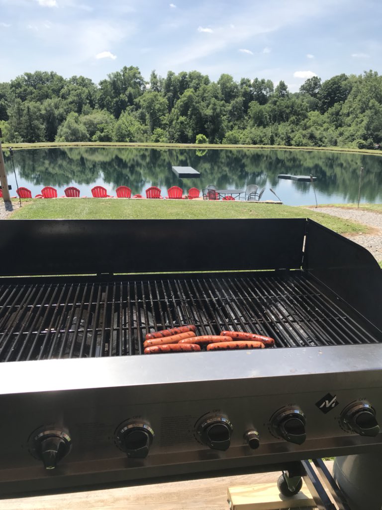 brew_32's tweet photo. It’s the most wonderful day to be grilled! 🔥 https://t.co/RrpbxX3iLk